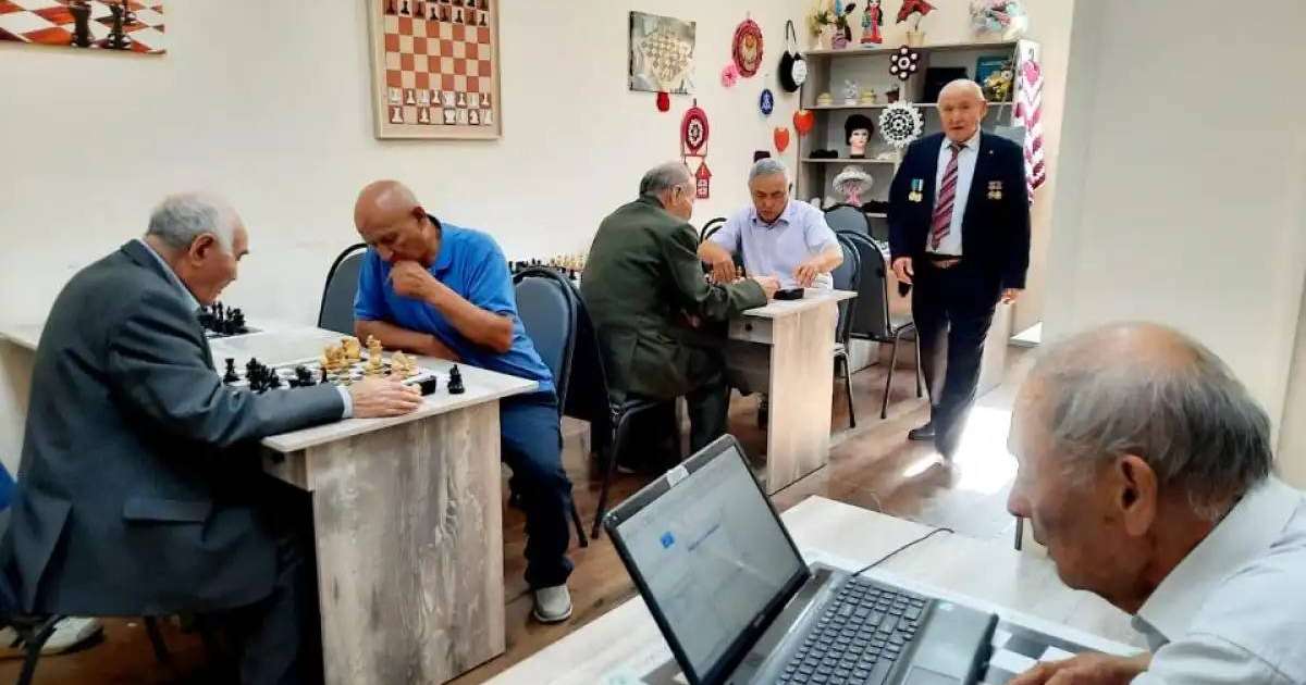 Қарттар күні: Астанада зейнеткерлер арасында шахматтан турнир өтті
