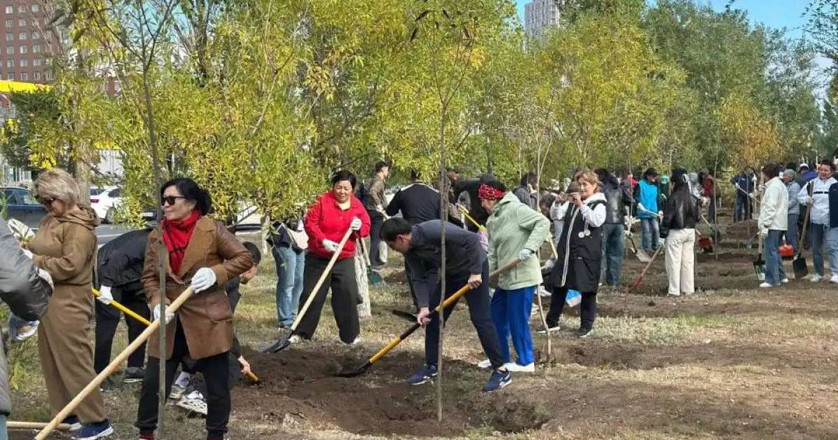 «Таза Қазақстан»: Астанада ағаш егу науқаны өтті
