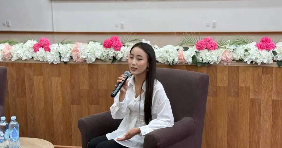 Jastar Talks: полиглот Ақерке Орынғалиева астаналық студенттермен сұхбаттасты