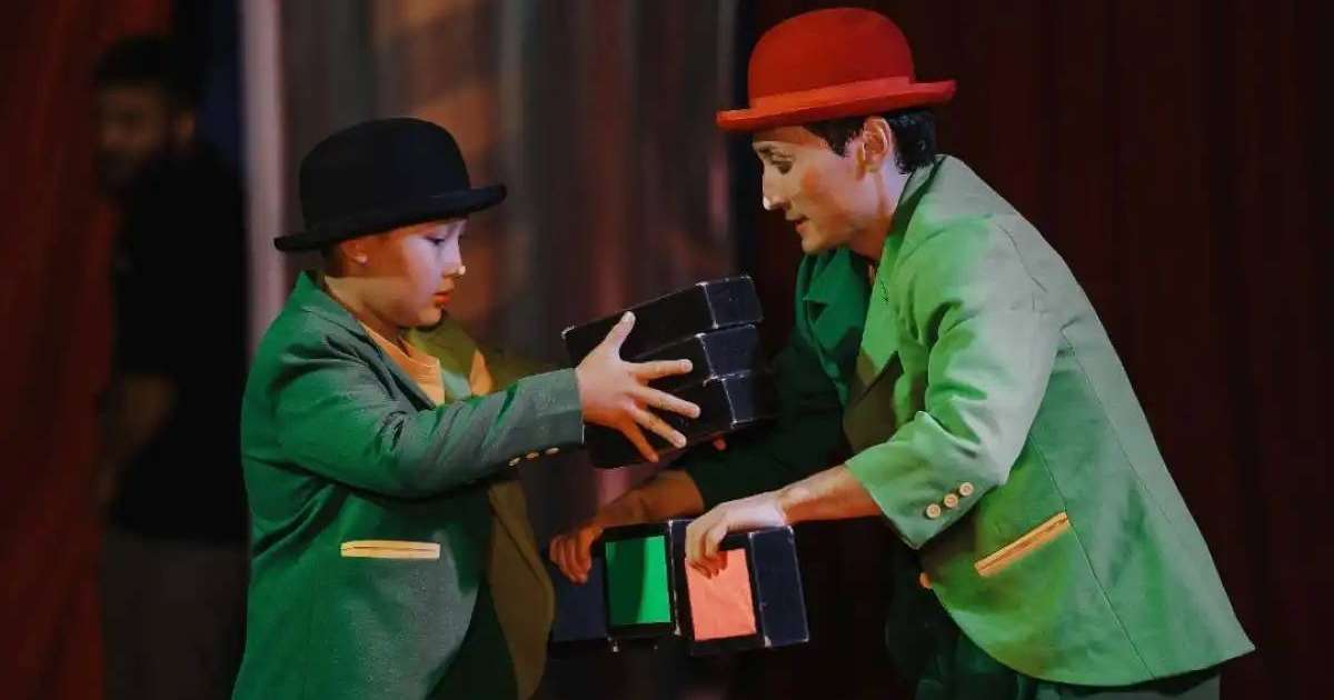 «Ретро Шапито циркі» Астанада «Таза Қазақстан» акциясын өткізді