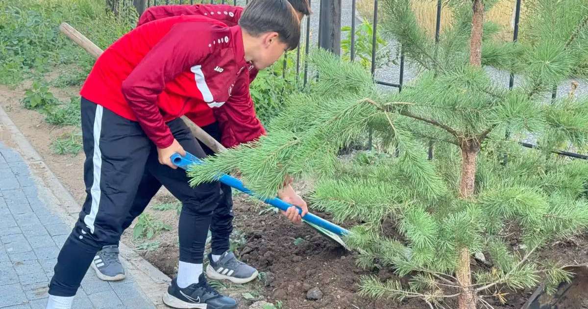 Colman Domingo and Jude Law at amfAR’s Venice Gala