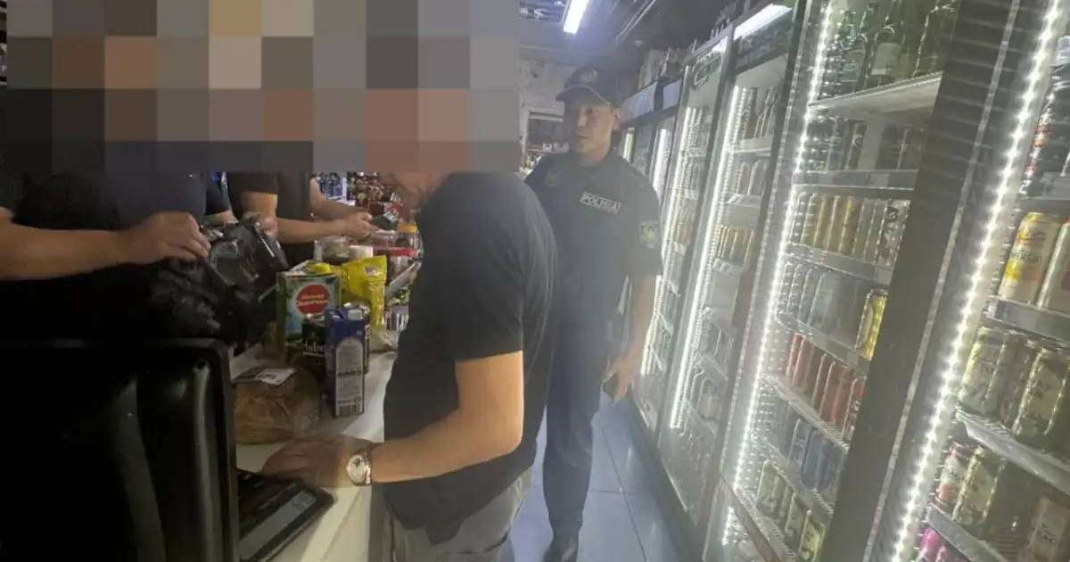 «Заң және тәртіп»: елордадағы сауда орнында тыйым салынған өнімдер тәркіленді