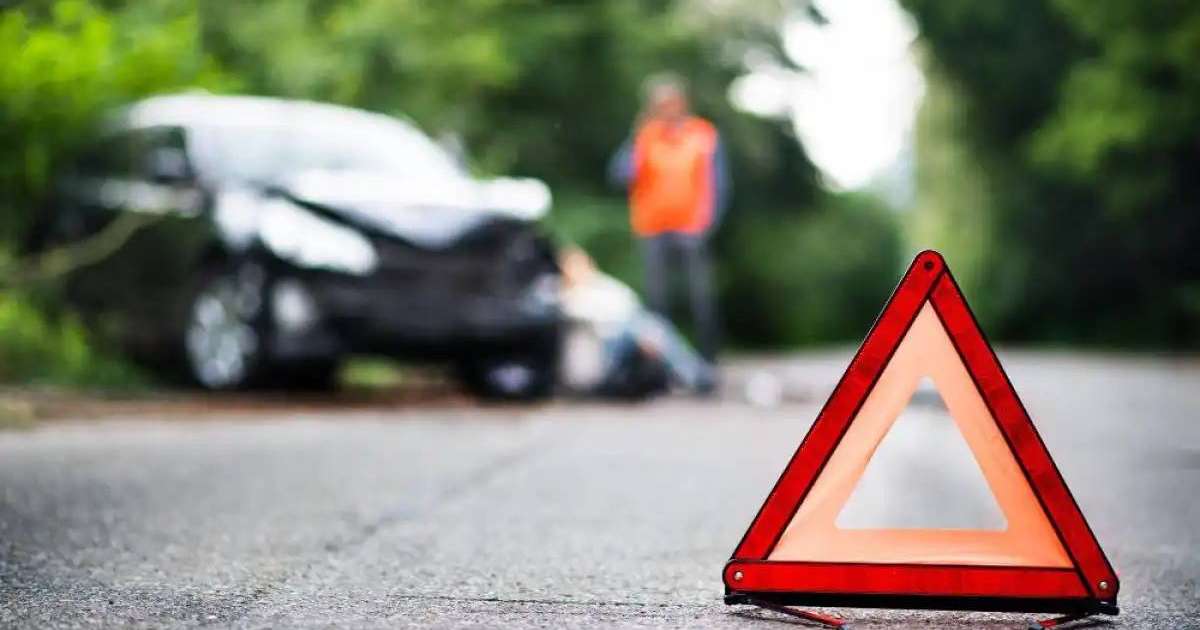 Астанада электрсамокат жүргізушісін көлік қағып кетті