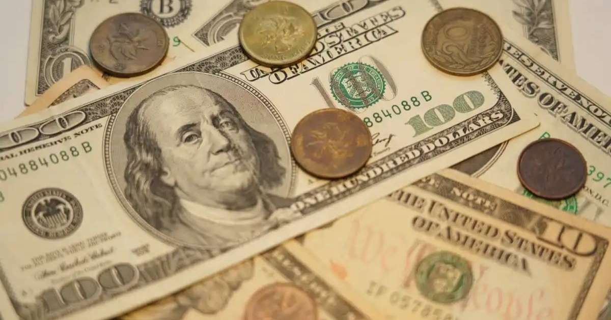 Елордада ресейлік валютаның ең көп көлемі сатылды