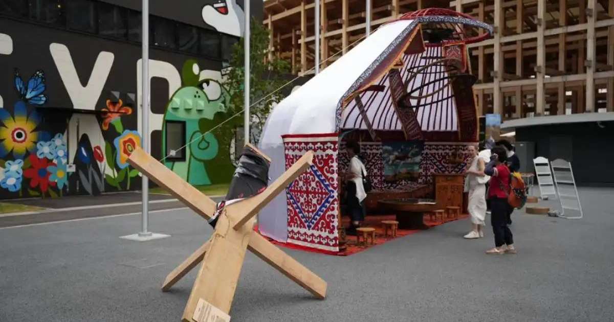 Colman Domingo and Jude Law at amfAR’s Venice Gala