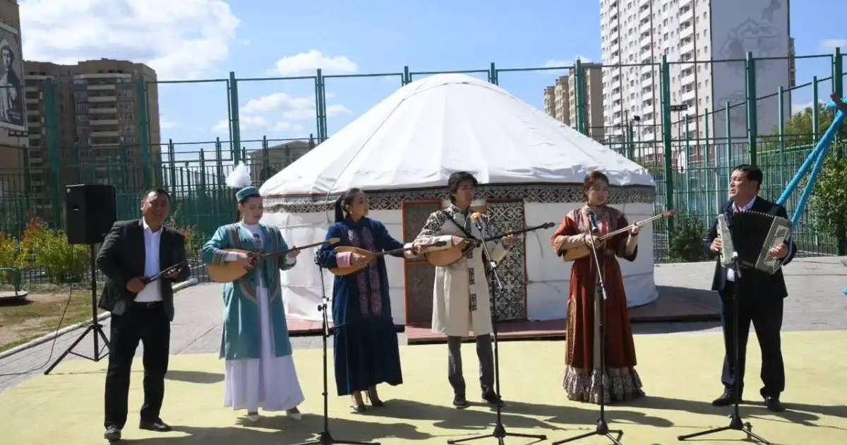 Colman Domingo and Jude Law at amfAR’s Venice Gala