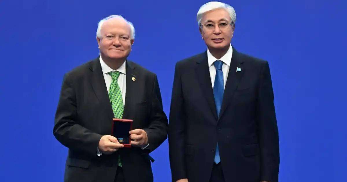 Colman Domingo and Jude Law at amfAR’s Venice Gala