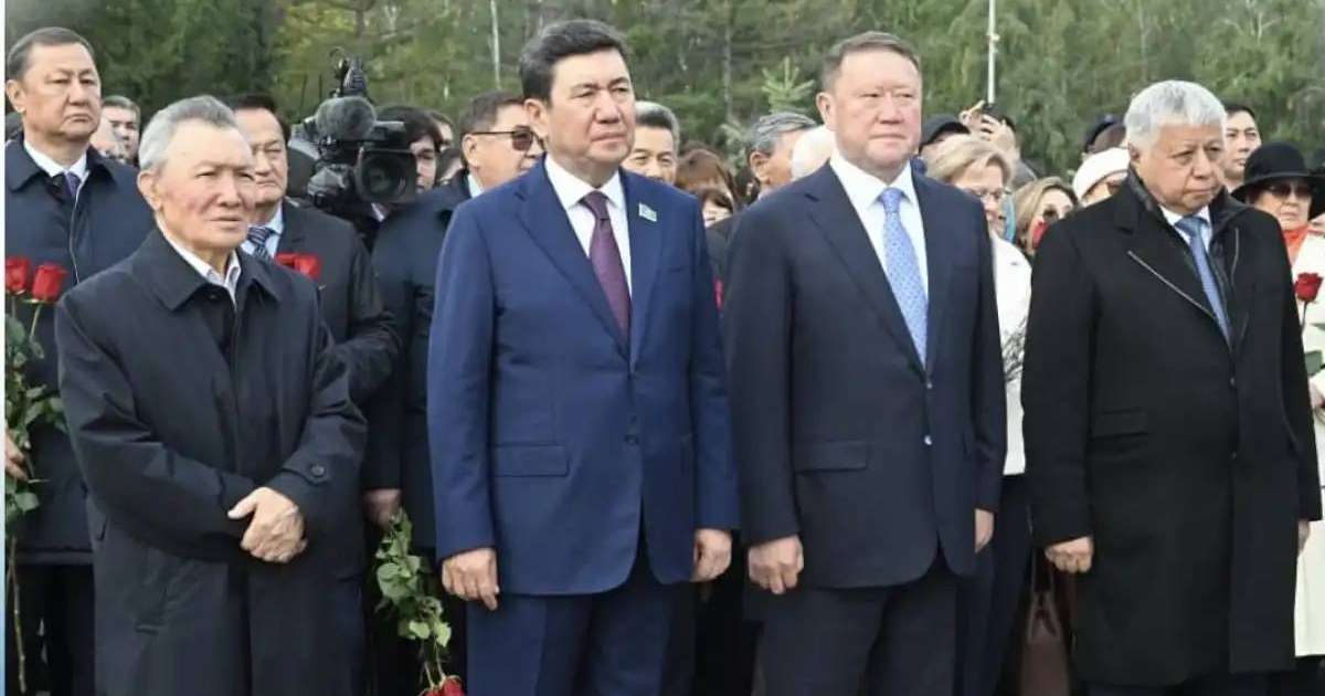 Colman Domingo and Jude Law at amfAR’s Venice Gala