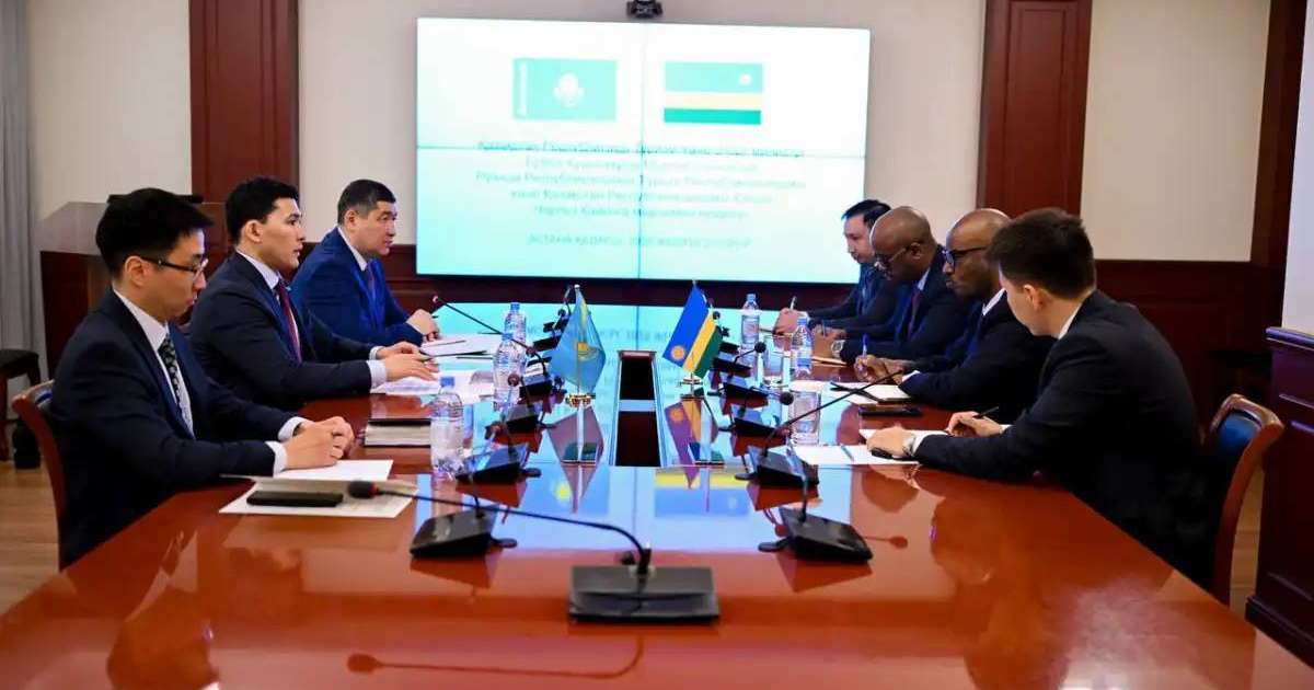 Colman Domingo and Jude Law at amfAR’s Venice Gala