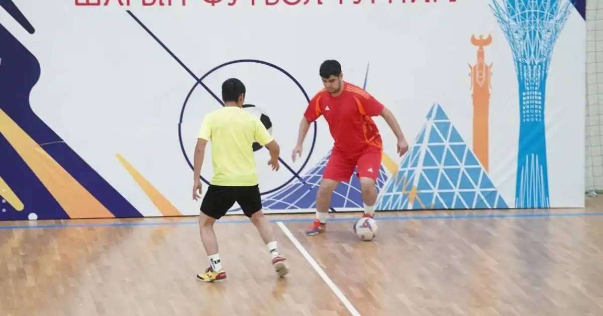 Бас қаладағы коммуналдық мекеме қызметкерлері шағын футболдан сынға түсті