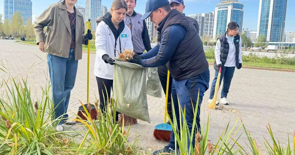 Танымал спортшылар жалпықалалық сенбілікке үлес қосты