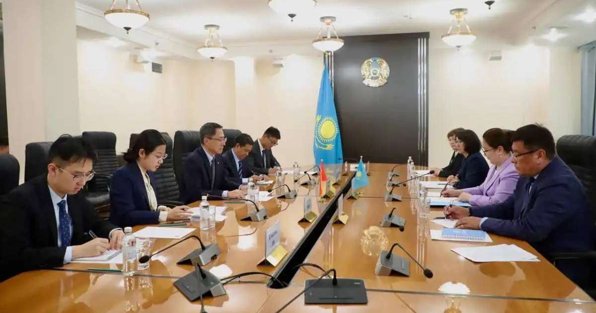 Colman Domingo and Jude Law at amfAR’s Venice Gala