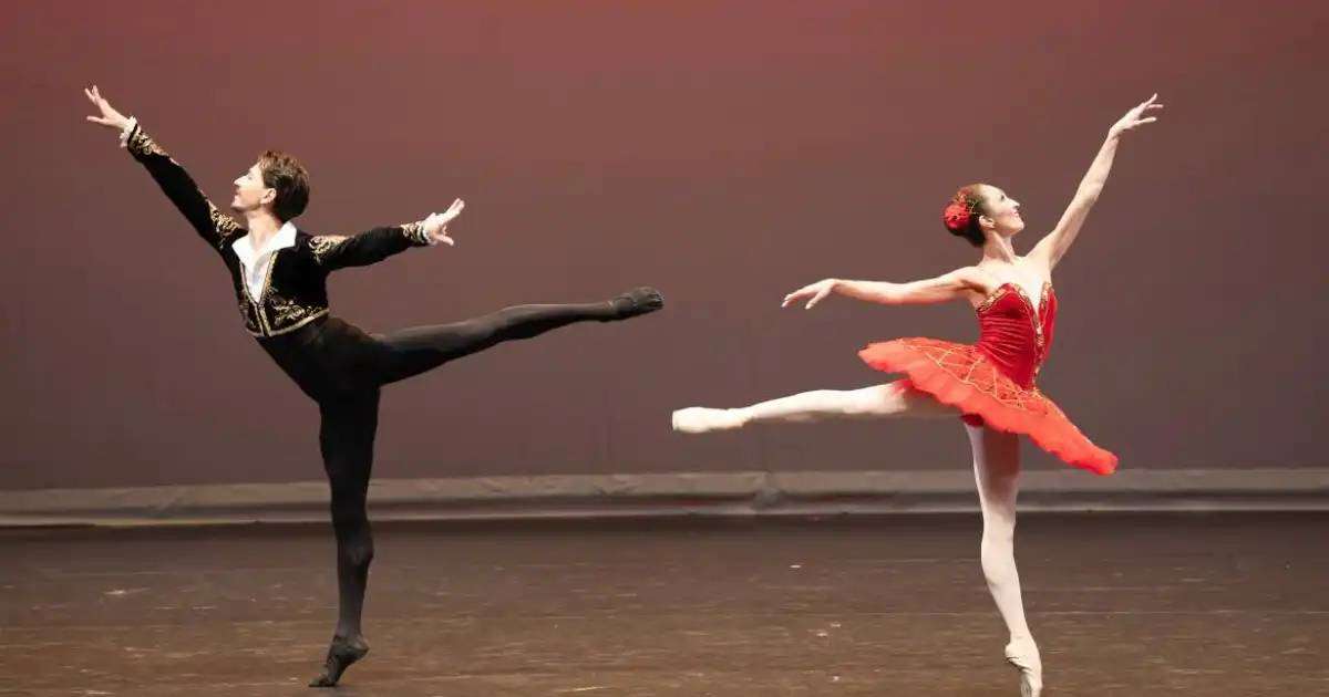 Абай атындағы опера және балет театры әртістері Индонезиядағы фестивальде өнер көрсетті