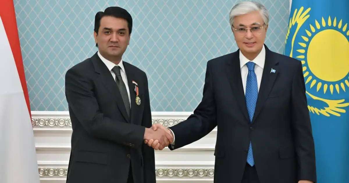 Президент Рустами Эмомалиді «Достық» орденімен марапаттады