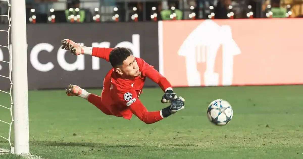 «Тегін массаж»: Қақпашы Темірлан Анарбековке халық ерекше сыйлықтар ұсынып жатыр