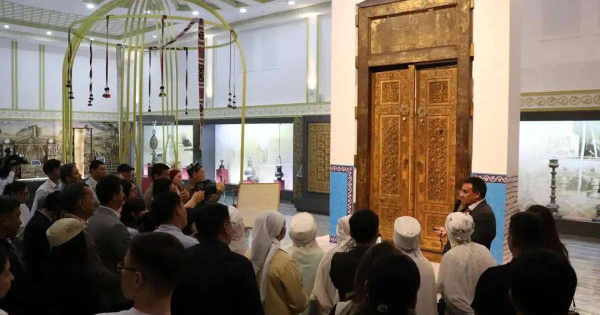 Colman Domingo and Jude Law at amfAR’s Venice Gala