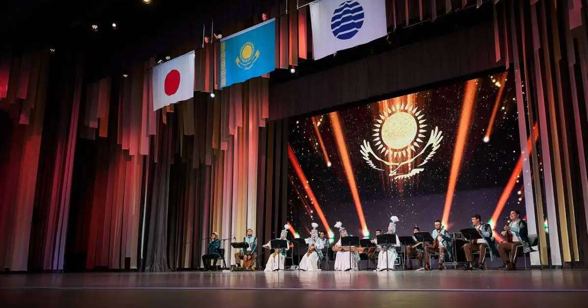 Colman Domingo and Jude Law at amfAR’s Venice Gala