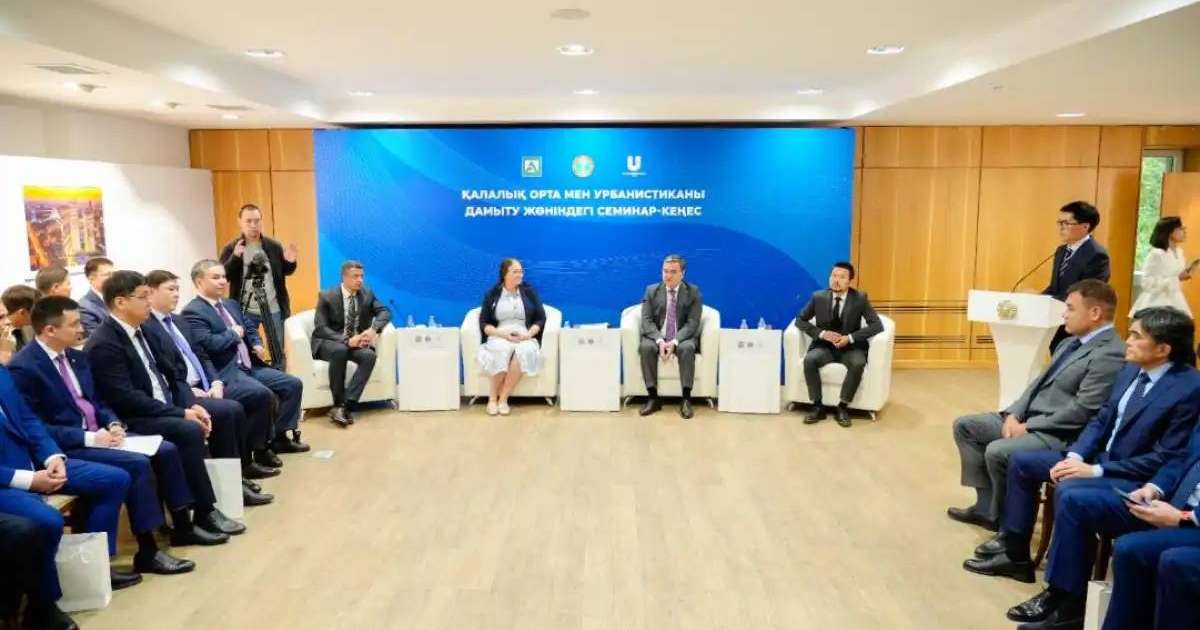 Colman Domingo and Jude Law at amfAR’s Venice Gala