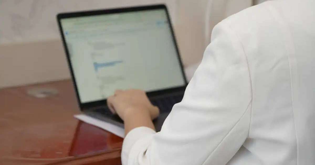 «Ұстаз» платформасы: 94 мыңнан астам педагог аттестаттаудан өтіп жатыр