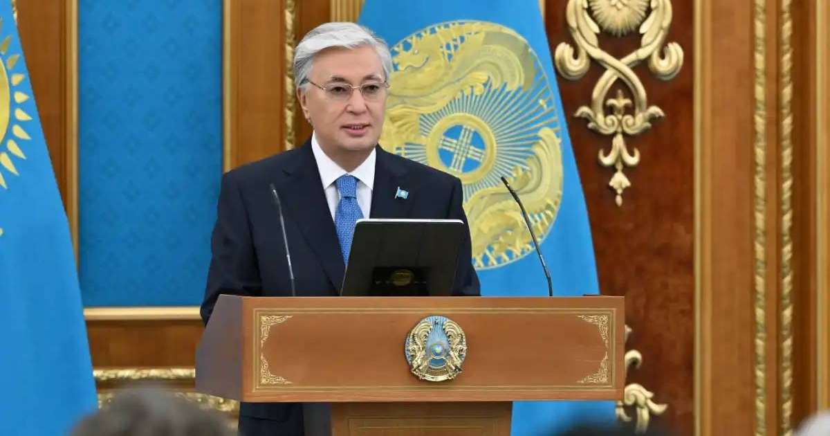 Президент медицина саласы қызметкерлерін марапаттады