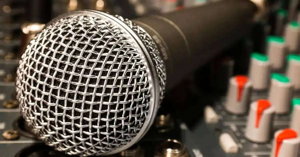 Бес миллион теңге: тойға шығу үшін ең қымбат гонорар сұрайтын әнші кім