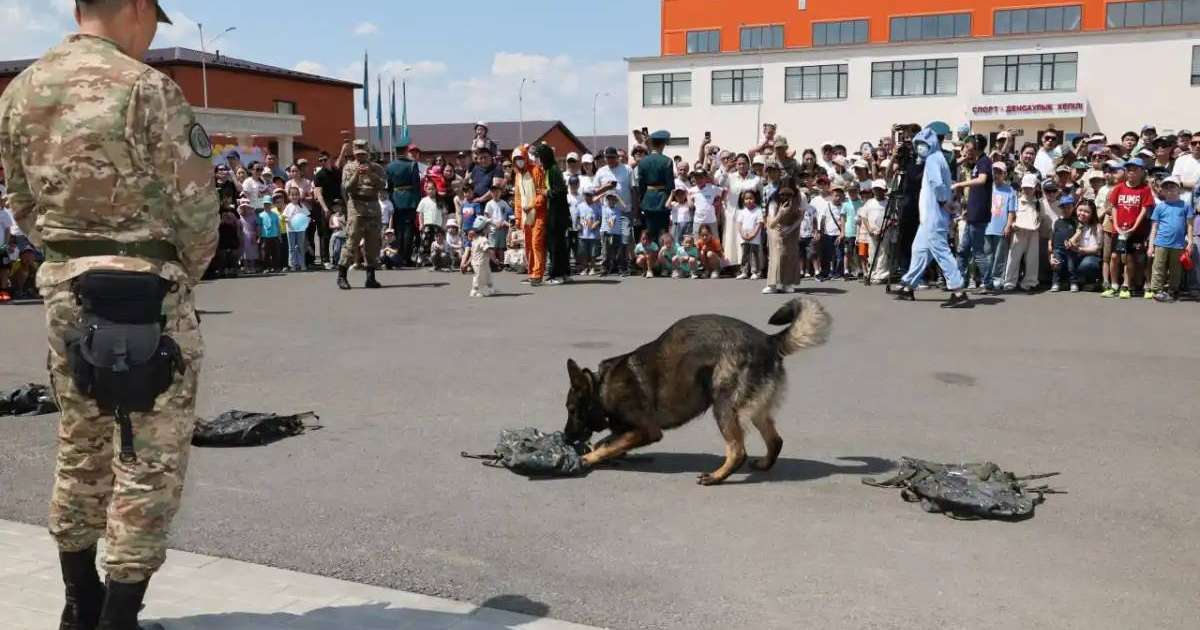 Ұлттық ұлан бүлдіршіндерге ерекше мереке сыйлады