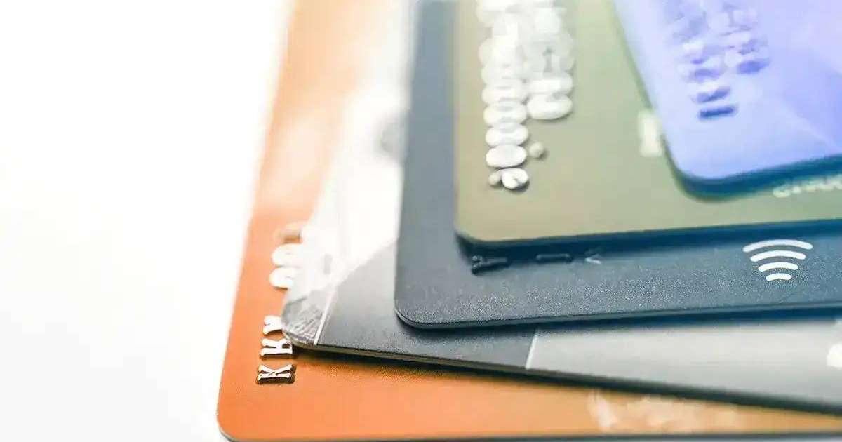 Онлайн-несие ережелері өзгереді: 55 жастан асқандарға шектеу қойылмақ