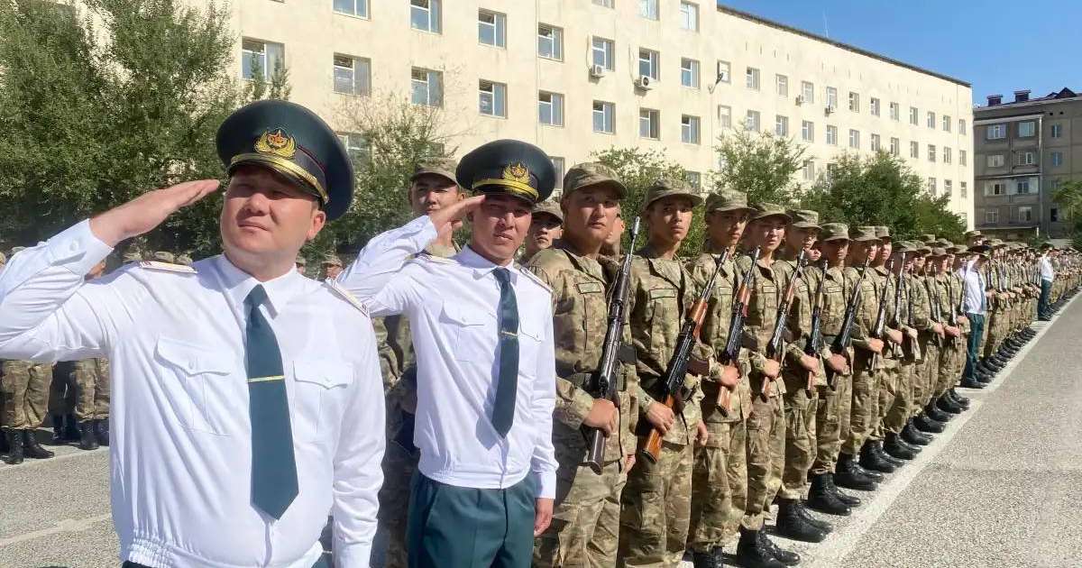 Шымкентте 400-ге жуық жас сарбаз әскери ант қабылдады