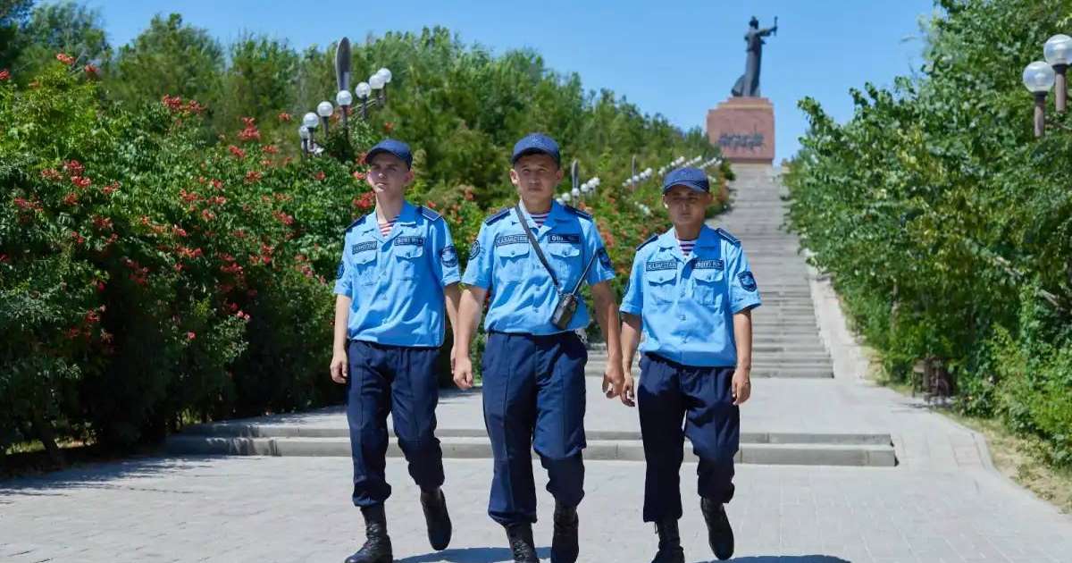 Ұлттық ұлан сарбазы Абайдың 50 өлеңін жатқа біледі