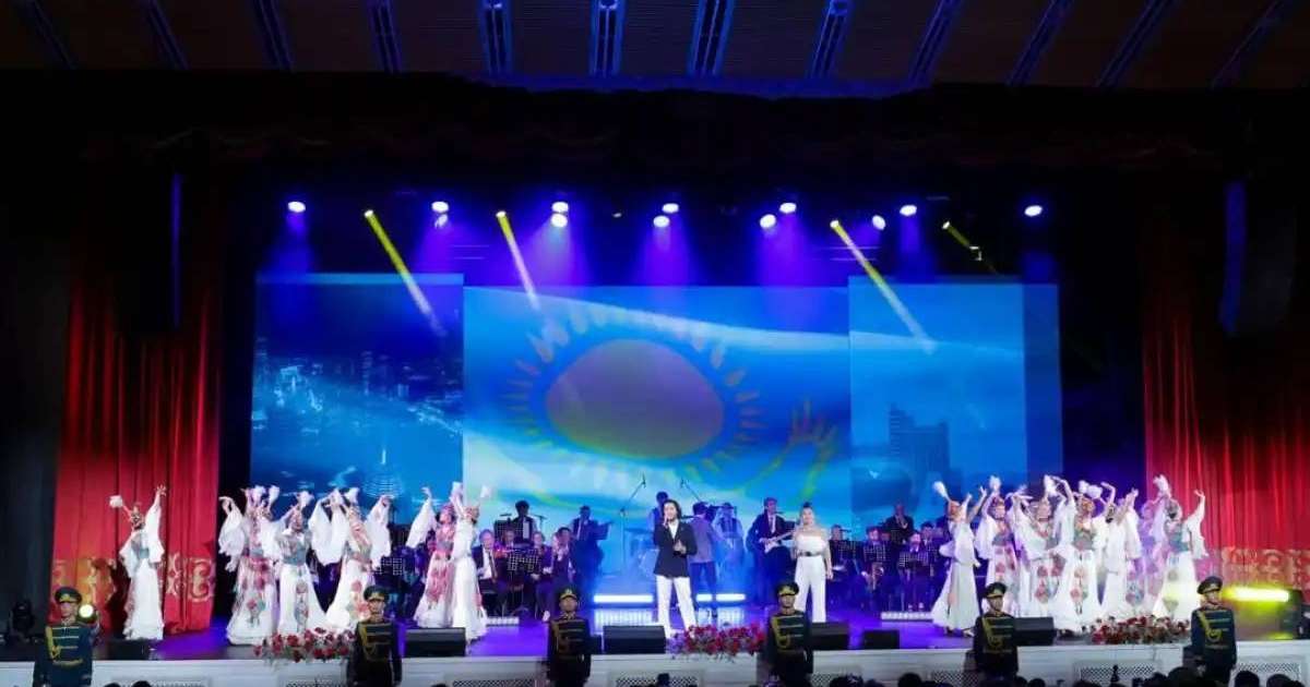 Colman Domingo and Jude Law at amfAR’s Venice Gala