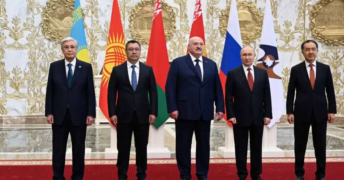 ЕАЭО-ға мүше мемлекеттер басшылары Минскіде бірге суретке түсті