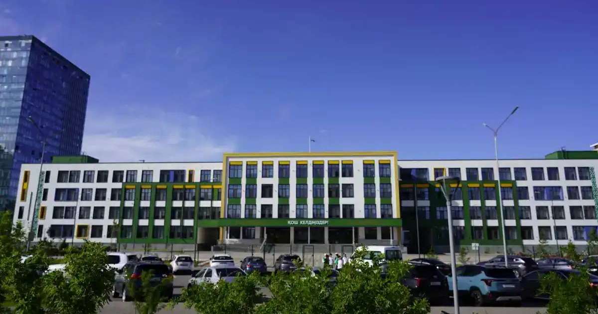 «Есікті қатты тоқылдатты»: Шымкентте оқушыны ұрған мұғалім қамаққа алынды