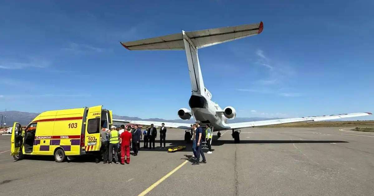 Үржардағы жол-көлік оқиғасы: зардап шеккен екі баланы санавиация Астанаға әкеле жатыр