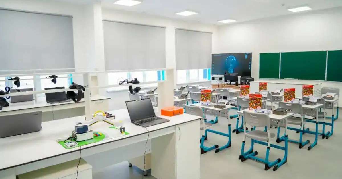 Colman Domingo and Jude Law at amfAR’s Venice Gala