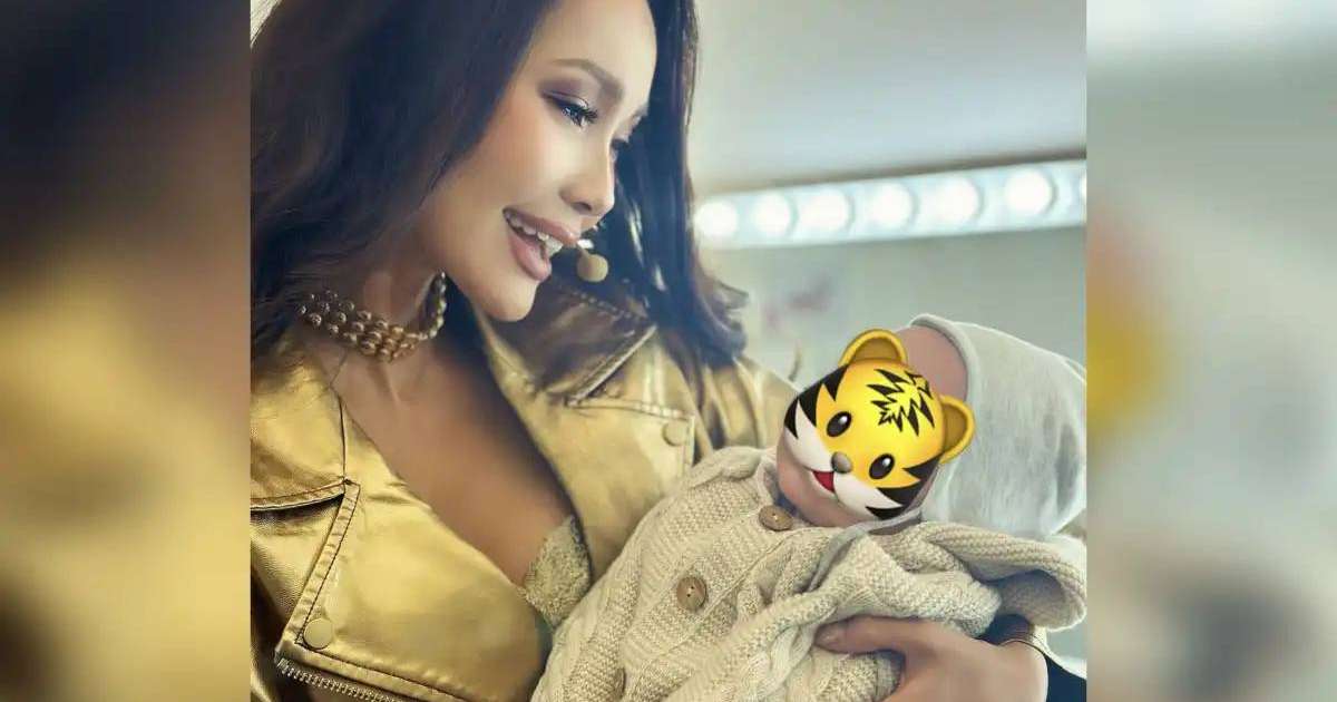 «Баласы ма, күйеуге шығып па еді?»: Оқырмандар Жанар Дұғалованың сәби құшақтаған суретін талқылады