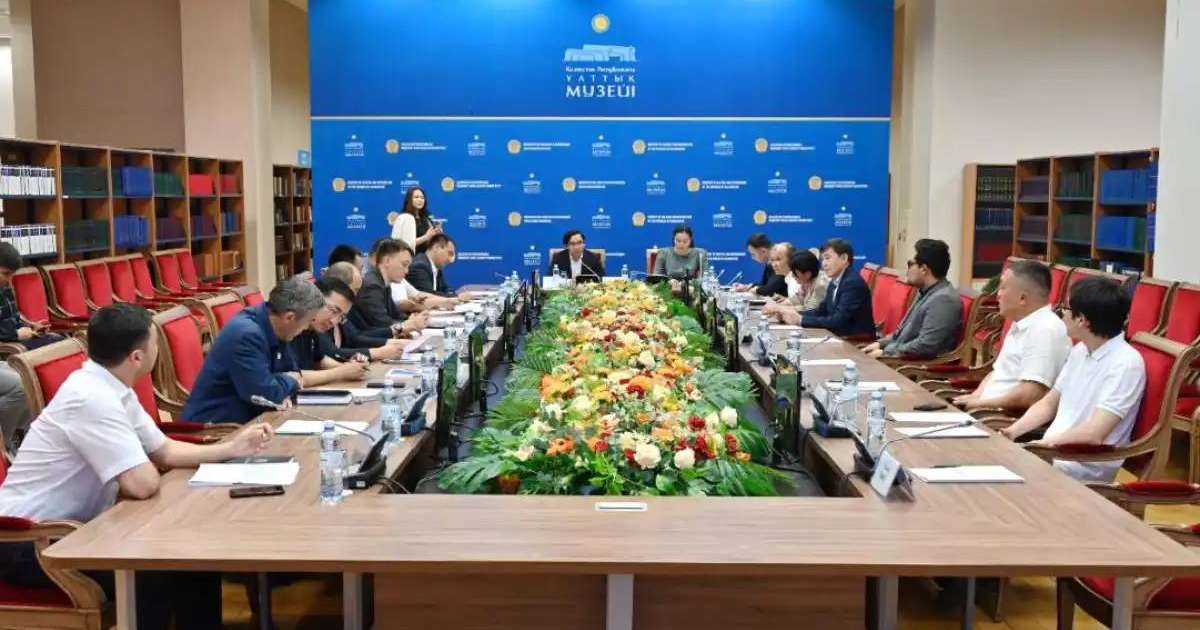 Colman Domingo and Jude Law at amfAR’s Venice Gala