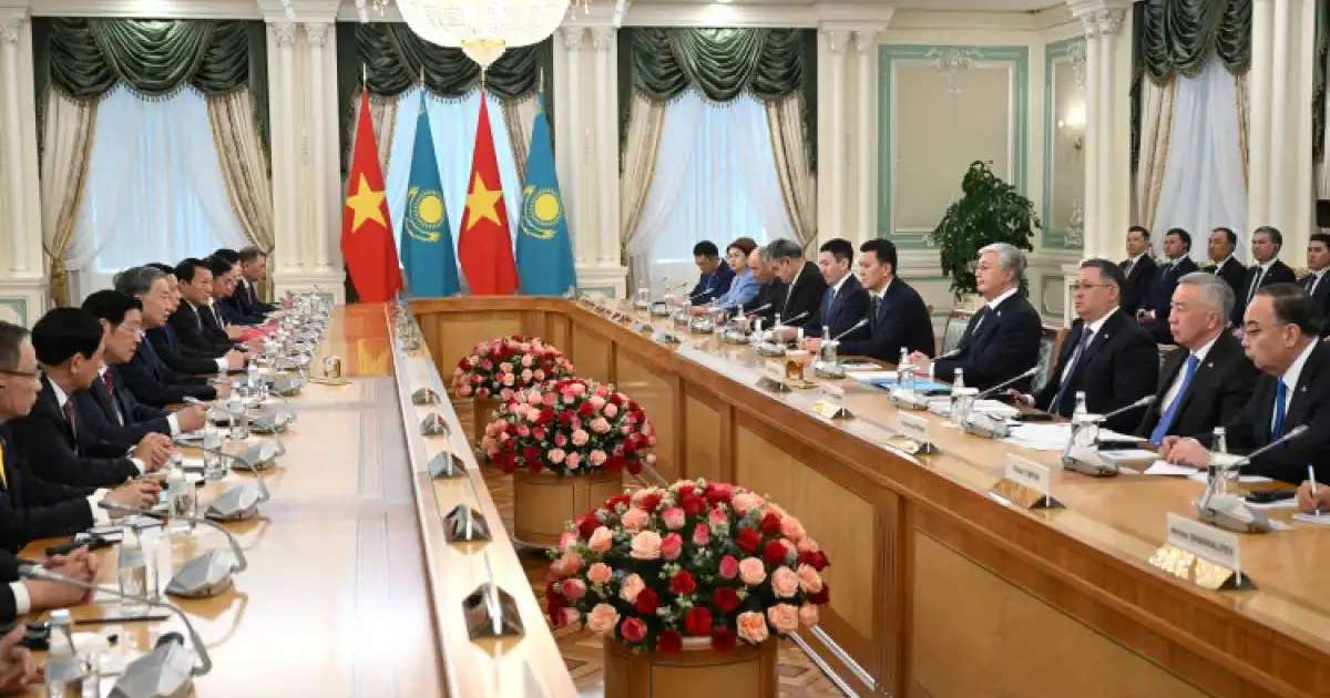 Colman Domingo and Jude Law at amfAR’s Venice Gala