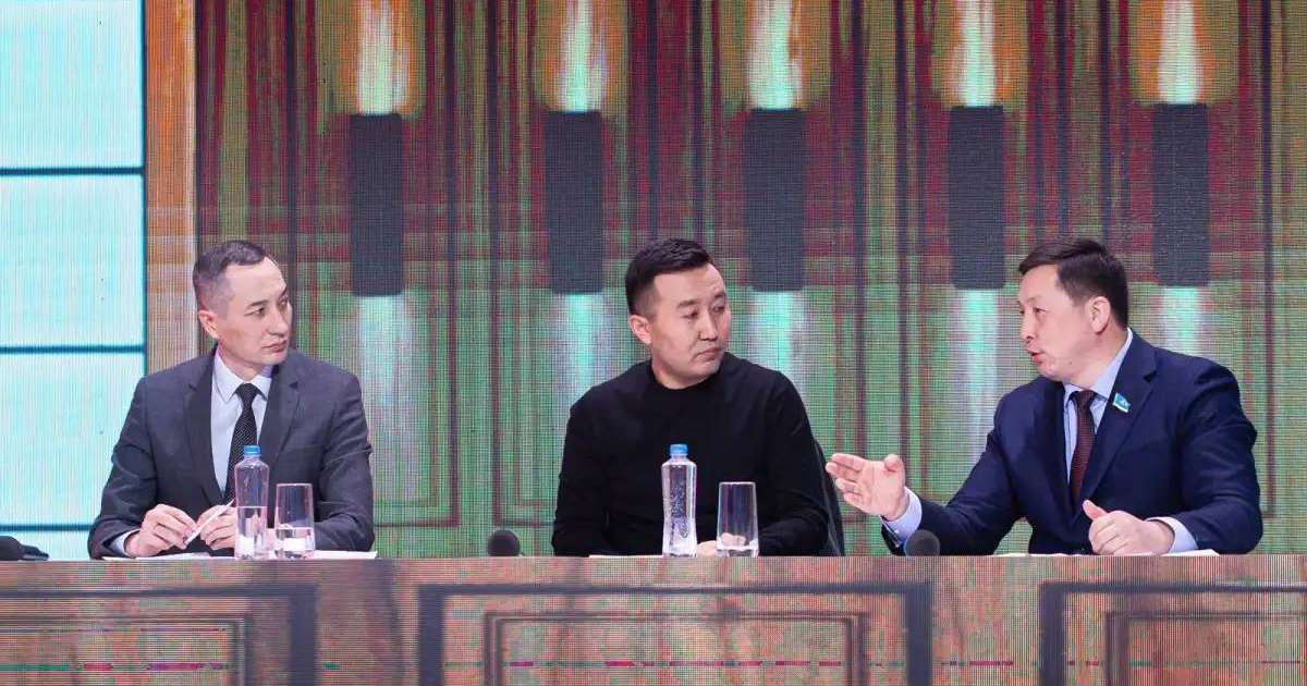 Студенттер бұқаралық спортты дамытудың тиімді жолдарын талқылады