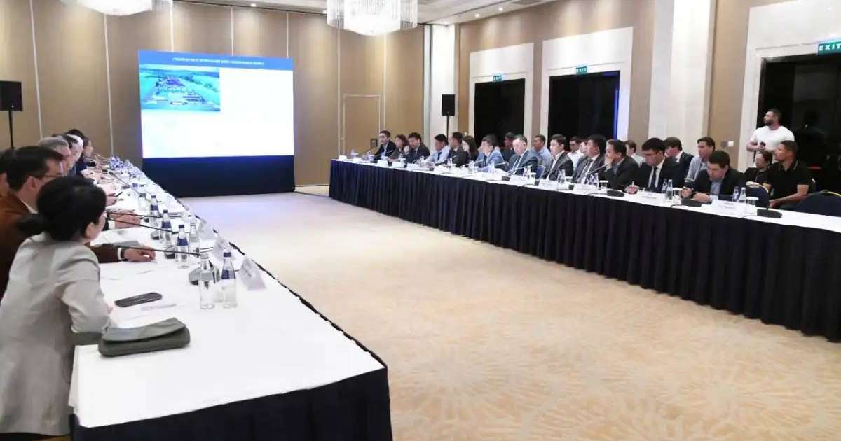 Colman Domingo and Jude Law at amfAR’s Venice Gala