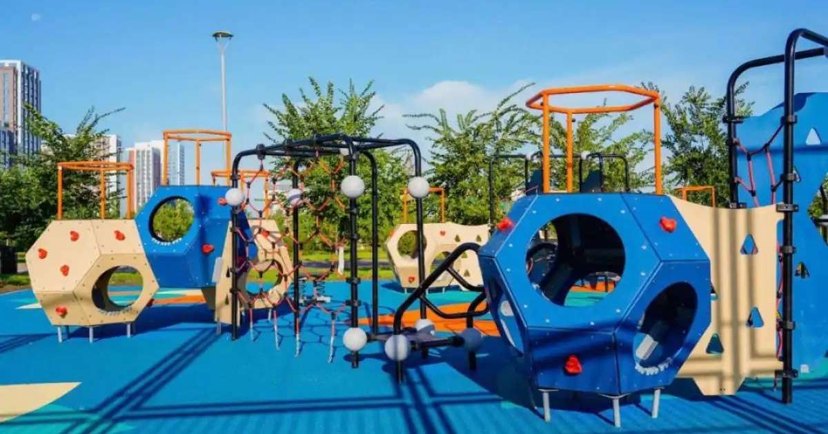 Colman Domingo and Jude Law at amfAR’s Venice Gala