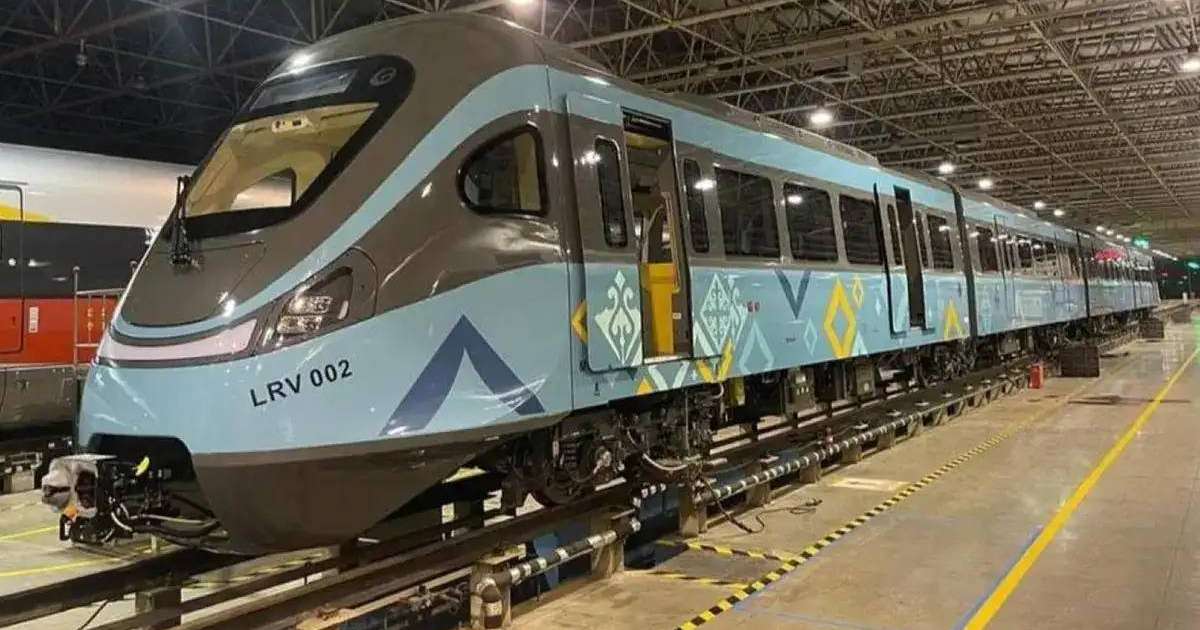 650 жолаушыға дейін сыйдыра алады: Қытайдан Астанаға LRT вагондарының алғашқы легі жіберілді