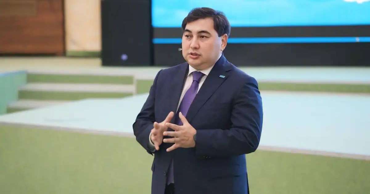 Дархан Жазықбай Президенттік жастар кадр резервіне іріктеу бойынша жас мамандармен кездесті