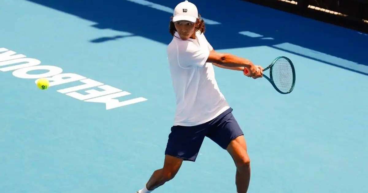 Әмір Омарханов теннистен Тунистегі турнирдің ширек финалына шықты