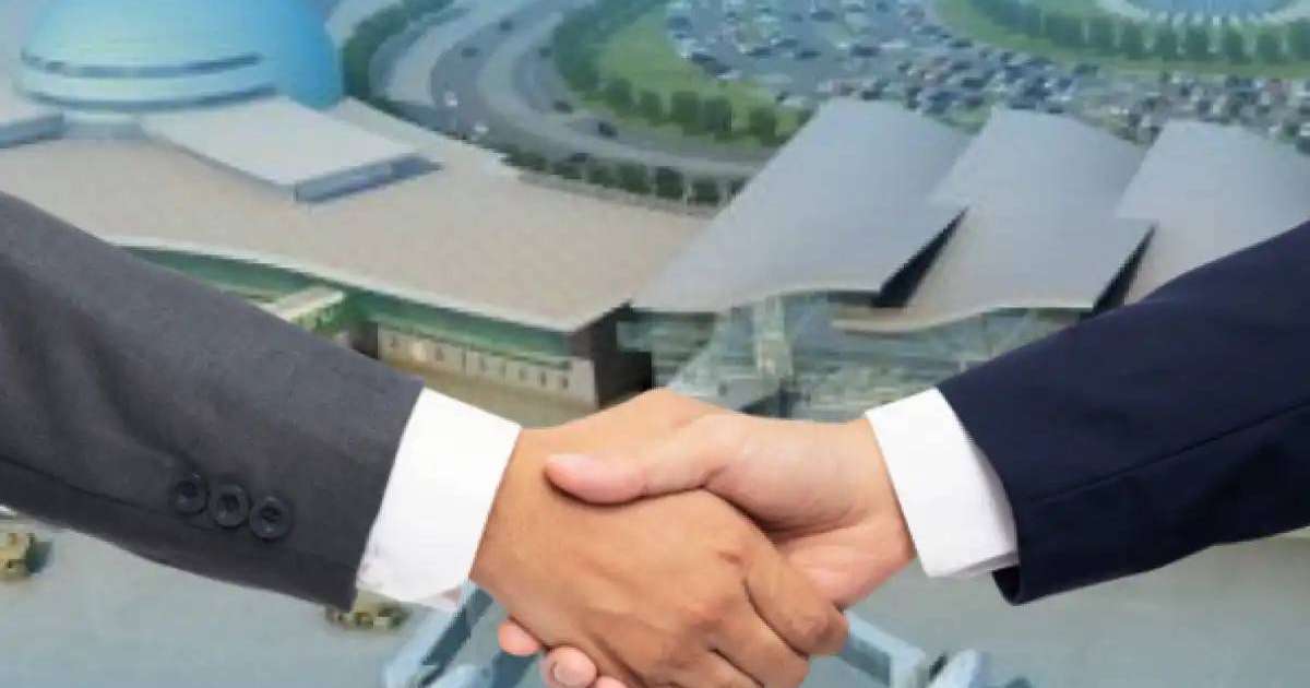 Colman Domingo and Jude Law at amfAR’s Venice Gala