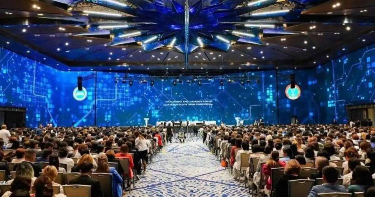 Елордалық үздік педагогтер ведомстволық наградалармен марапатталды