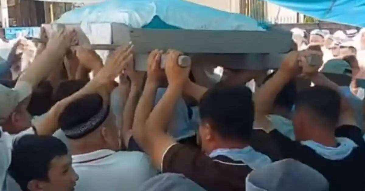 103 жасқа толып өмірден өткен қарт кісінің жаназасында ақша шашты