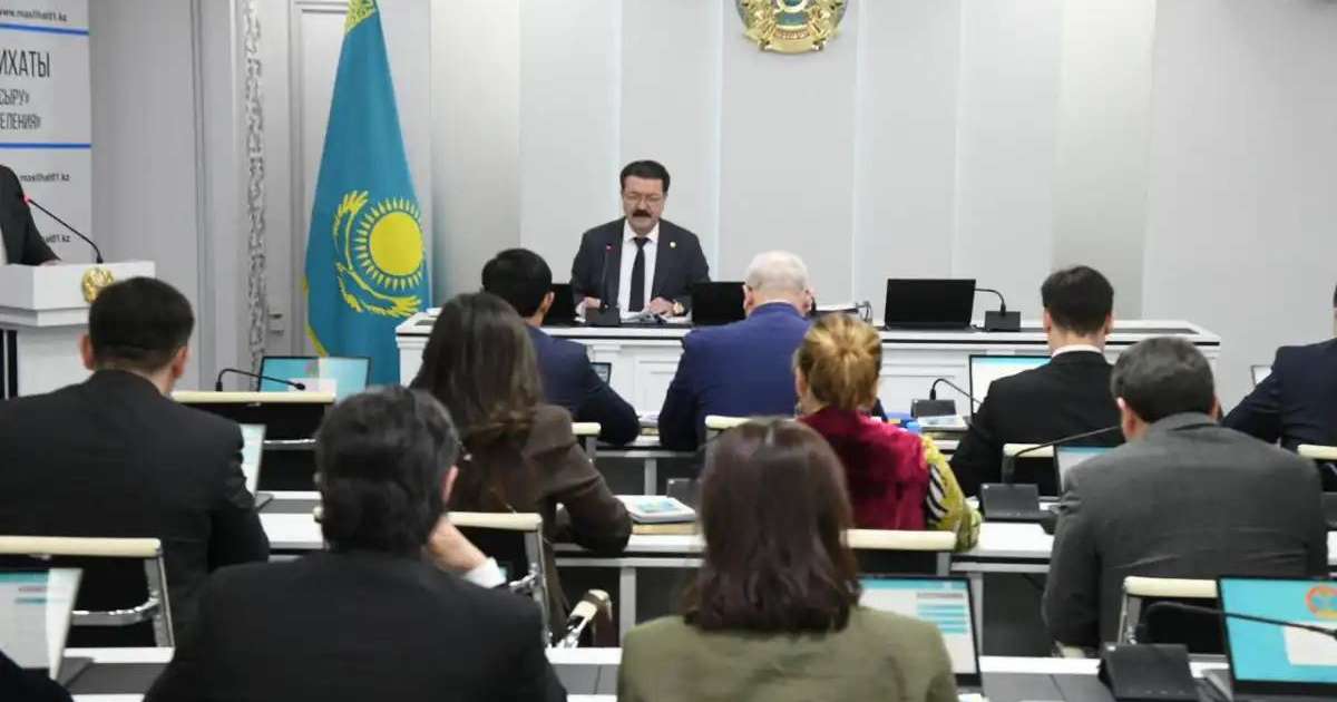 Елорданың Қоғамдық кеңесі отырысында шаруашылық және әлеуметтік мәселелер талқыланды