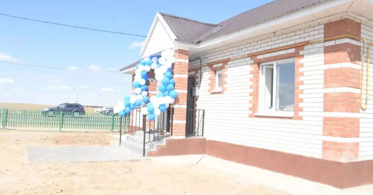 Ақтөбеде тағы бір ауыл тұрғындары жаңа үйлердің кілтін алды
