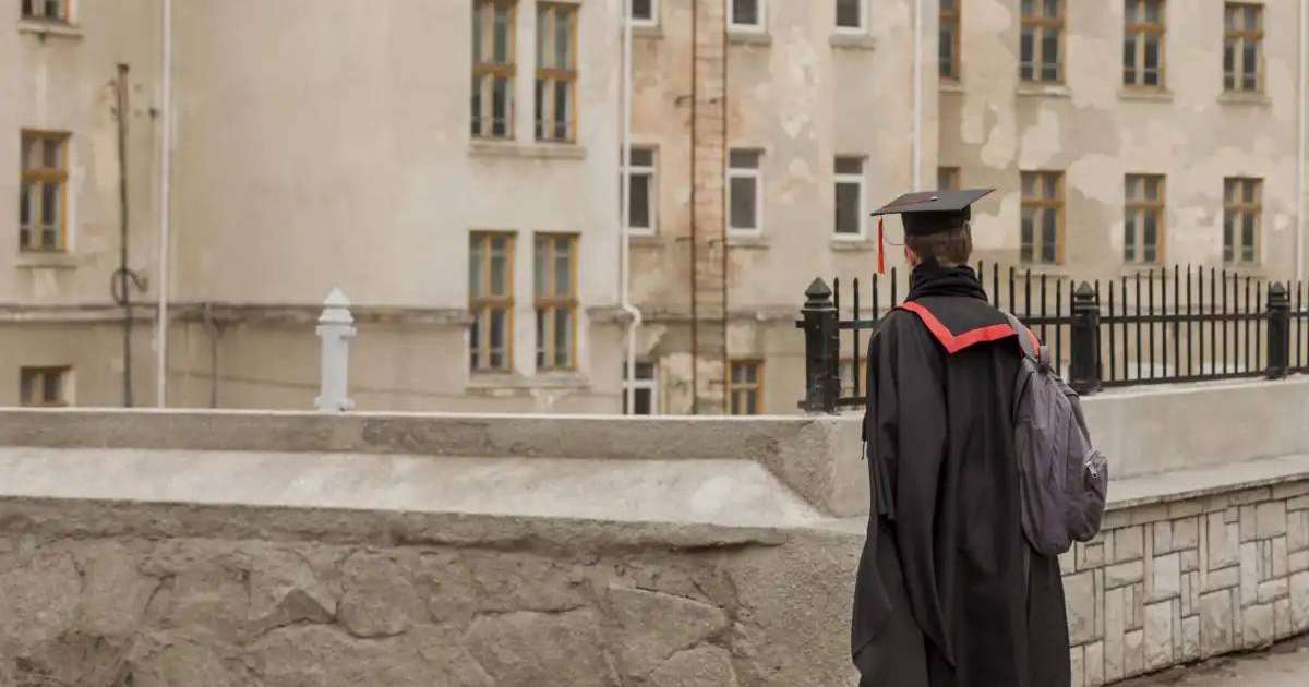 Атырауда университет жатақханасының ғимараты опырылып түсті