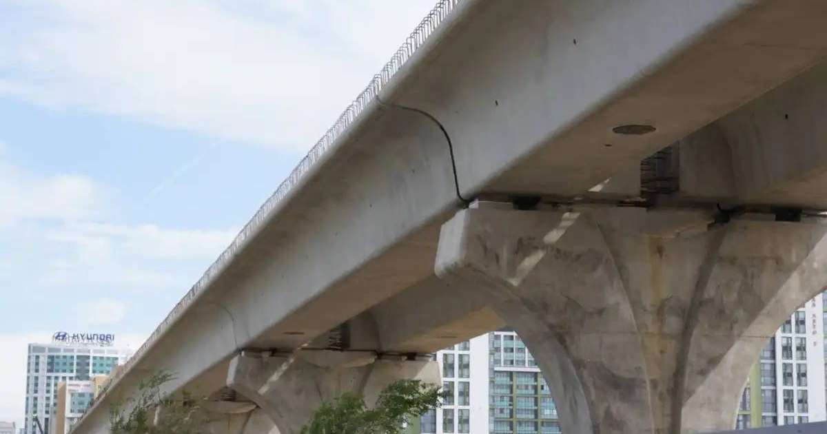 LRT құрылысы: Елорданың кей көшелерінде қозғалыс уақытша шектеледі